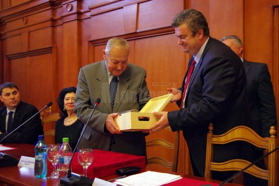 Mircea Drăgan a primit "Lada de zestre" a județului Suceava