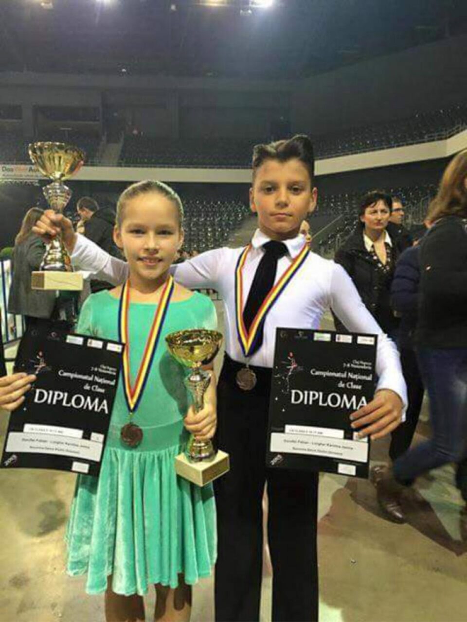 Fabian Doroftei și Karolina Longher, de la clubul de dans sportiv sucevean Bucovina Dance Studio, au obținut medalia de bronz Fabian Doroftei și Karolina Longher, de la clubul de dans sportiv sucevean Bucovina Dance Studio, au obținut medalia de bronz