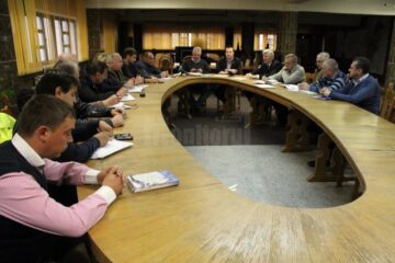 La comandamentul de ieri dimineață, reprezentanții firmei Victor Construct au anunțat că se apropie de final la partea de infrastructură rutieră
