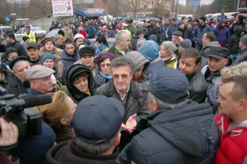 Sute de oameni s-au revoltat ieri, în urma închiderii Bazarului