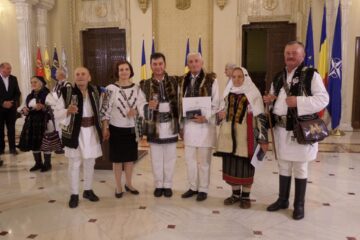 Păstrători ai tradiției, onorați cu titlul de „Tezaure Umane Vii”