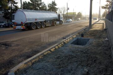 Lucrările au fost sistate când urma să mai fie redată circulației o porțiune din strada Traian Vuia