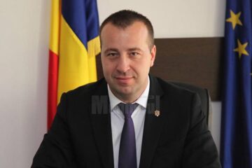 Mutarea panoului publicitar este solicitată de viceprimarul Lucian Harșovschi