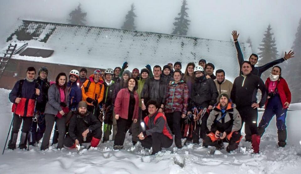 Cursurile gratuite din cadrul Academiei de Munte durează șase luni