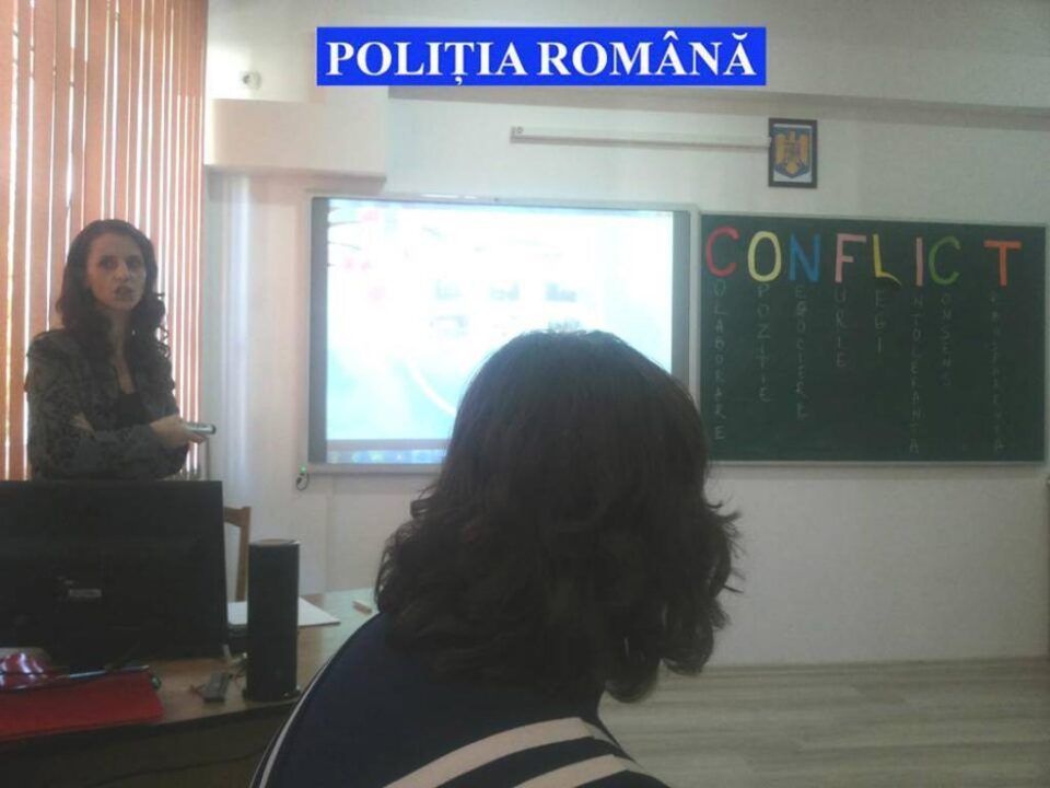Peste 150 de elevi din zona Dornelor, consiliați pe tema prevenirii violenței