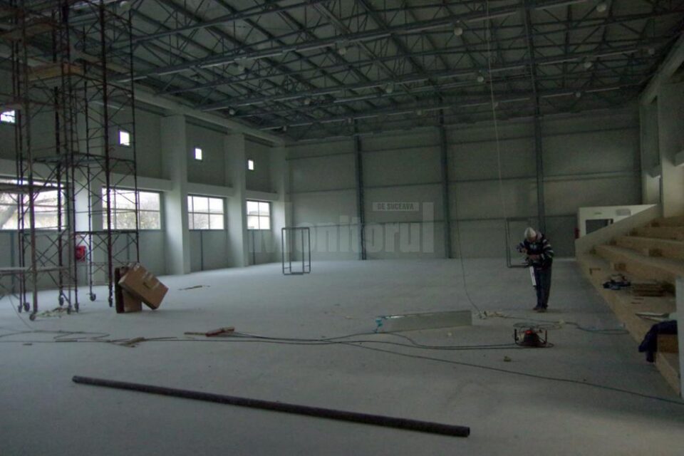 Finalizarea investițiilor de la LPS și „Ștefan cel Mare”, tărăgănată de constructori