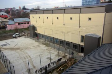 Până la inaugurarea sălii de sport și a terenului de la Colegiul Ștefan cel Mare va mai trece ceva timp