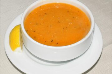 Ciorba de linte roșie (de post). Foto: yemektarifi-resimli.com