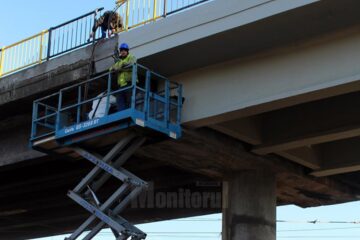 Traficul feroviar din zona Gării Ițcani a fost restricționat ieri, parțial, timp de aproape 12 ore, pentru a putea fi efectuate o serie de lucrări de reabilitare a pasarelei CFR