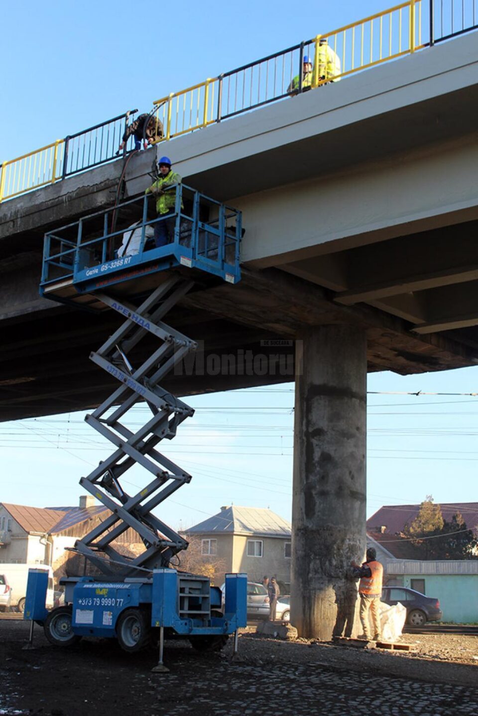 Traficul feroviar din zona Gării Ițcani a fost restricționat ieri, parțial, timp de aproape 12 ore, pentru a putea fi efectuate o serie de lucrări de reabilitare a pasarelei CFR Traficul feroviar din zona Gării Ițcani a fost restricționat ieri, parțial, timp de aproape 12 ore, pentru a putea fi efectuate o serie de lucrări de reabilitare a pasarelei CFR