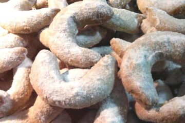 Cornulețe cu nuci (de post). Foto: pinterest.com