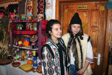 „Cămara bunicii”, un spectacol gastronomic oferit de elevi de școală gimnazială