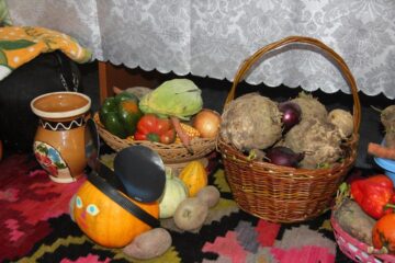 „Cămara bunicii”, un spectacol gastronomic oferit de elevi de școală gimnazială