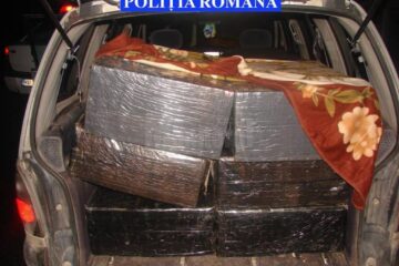 Mașina plină cu țigări de contrabandă