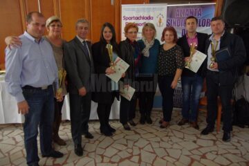 Diplome și cupe pentru colaboratorii și partenerii „Spartachiadei profesorilor”