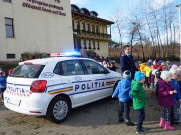 Polițiștii au mers în mijlocul copiilor de la Grădinița "Sf. Ioan cel Nou"