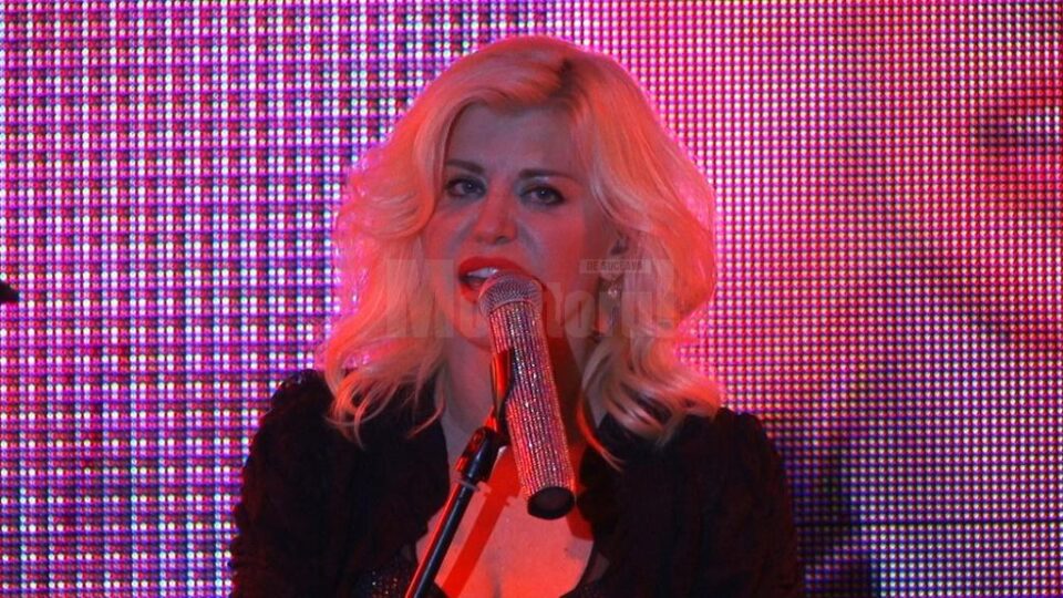 Loredana și-a lansat noul album la Shopping City Suceava, în fața a mii de spectatori