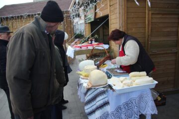 „Târgul de Crăciun” din Suceava va avea loc în perioada 6 decembrie 2015 – 10 ianuarie 2016, atât pe esplanada Casei de Cultură, cât și la Shopping City Suceava
