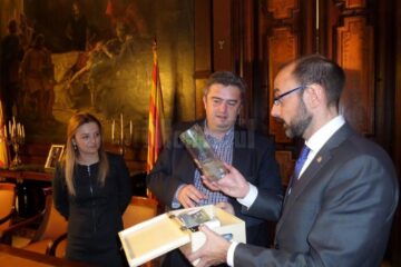 Oficialul spaniol a primit o ladă de zestre a județului Suceava