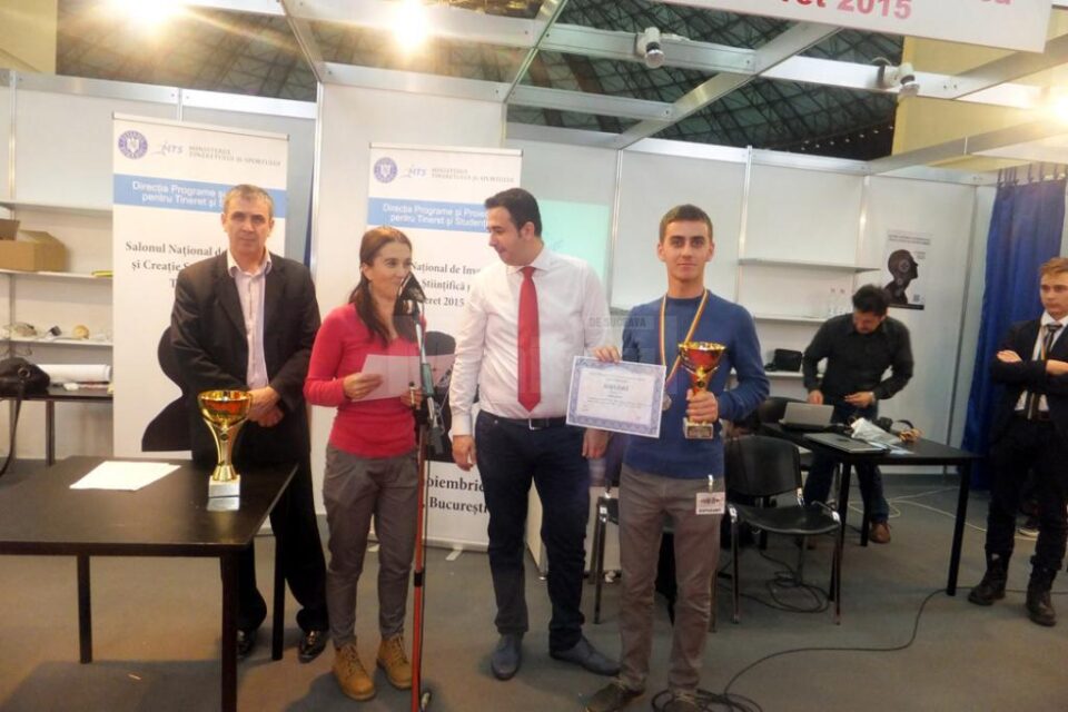 Trei echipaje de studenți ai USV au fost premiate la Salonul Național de Inventică și Creație Științifică pentru Tineret