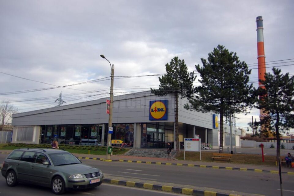 Noul LIDL își va deschide porțile pentru clienți joi dimineață, de la 07.30, cu oferte speciale, valabile exclusiv în Suceava, timp de trei zile Noul LIDL își va deschide porțile pentru clienți joi dimineață, de la 07.30, cu oferte speciale, valabile exclusiv în Suceava, timp de trei zile