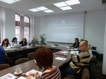 Dezbateri în cadrul Campaniei „Dăruiește. Ajută. Respectă”, ediția a V-a, la Prefectura Suceava