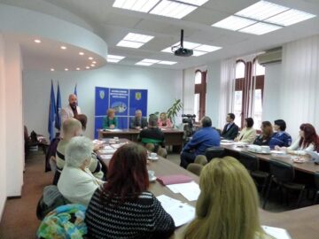 Dezbateri în cadrul Campaniei „Dăruiește. Ajută. Respectă”, ediția a V-a, la Prefectura Suceava
