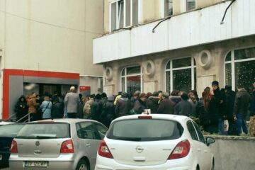 Cozi interminabile la E. ON în aceste zile