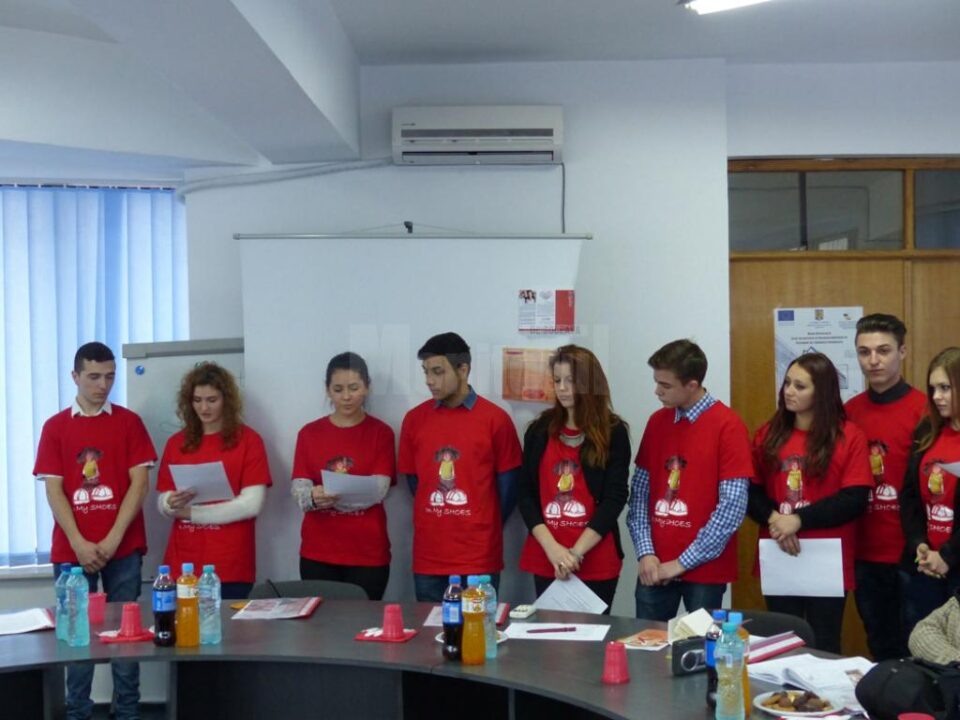 Voluntari ai Asociației Red Ribbon au vorbit depre HIV și SIDA