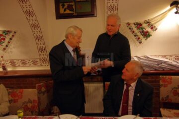 Întâlnire de suflet între patru generații de voleibaliști din Bucovina de Nord și de Sud