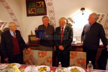 Întâlnire de suflet între patru generații de voleibaliști din Bucovina de Nord și de Sud