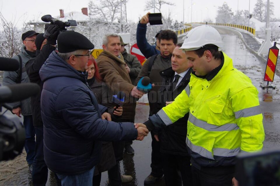 Pasarela CFR de la Ițcani a fost redeschisă circulației rutiere