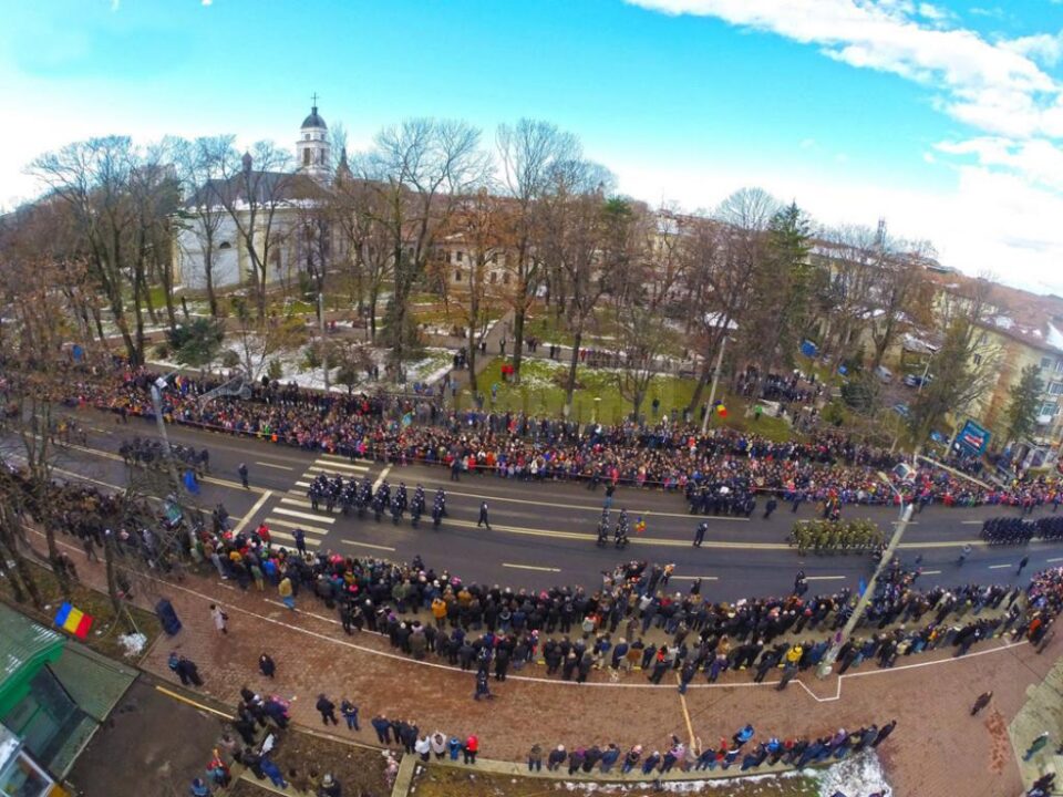 Mii de suceveni au participat și anul acesta la parada militară de Ziua Națională