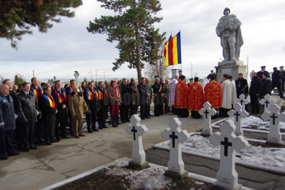 Ceremonie militară și religioasă și depunere de coroane la Monumentul Eroilor din Cimitirul Pacea
