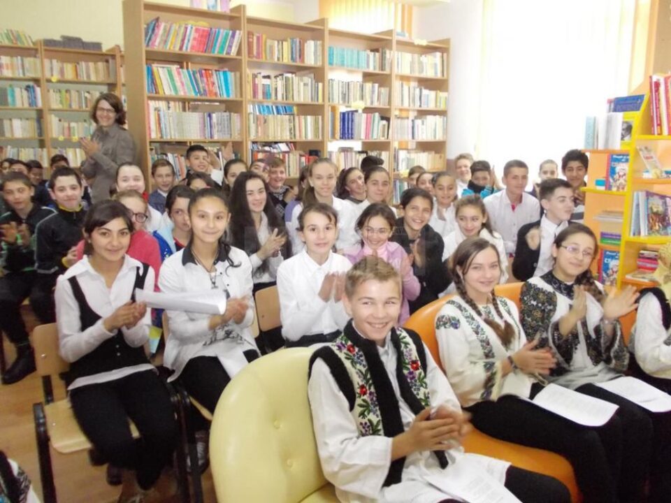 Concurs de desene, poezii și compuneri pe teme patriotice, la școala din Șcheia