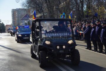 Parada militară de Ziua Națională a adus în centrul Sucevei mii de oameni