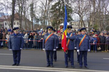 Parada militară de Ziua Națională a adus în centrul Sucevei mii de oameni