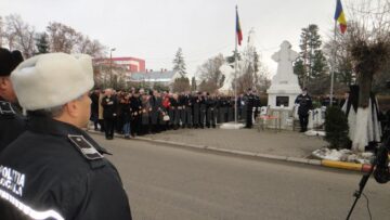 Festivitate cu depuneri de coroane și alocuțiuni la Monumentul Eroilor din Rădăuți