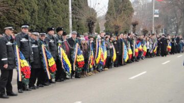 Festivitate cu depuneri de coroane și alocuțiuni la Monumentul Eroilor din Rădăuți