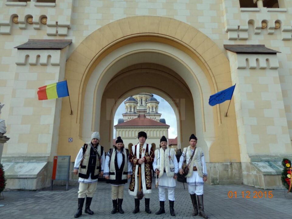O delegație formată din cinci suceveni, în frunte cu doctorul Petrea Dulgheru, președintele Colegiului Medicilor Veterinari Suceava, a fost Solia Cetății de Scaun a Sucevei la Marea Unire de la Alba Iulia