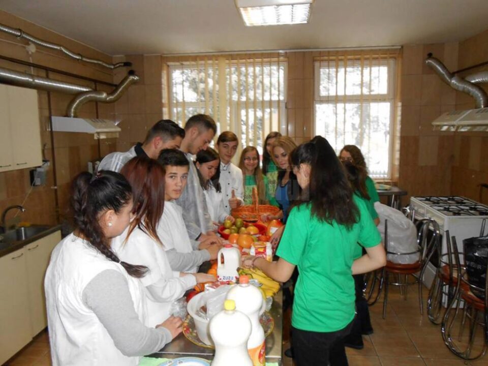 Proiectul internațional „Mănâncă responsabil!”, la Colegiul Dimitrie Cantemir Proiectul internațional „Mănâncă responsabil!”, la Colegiul Dimitrie Cantemir
