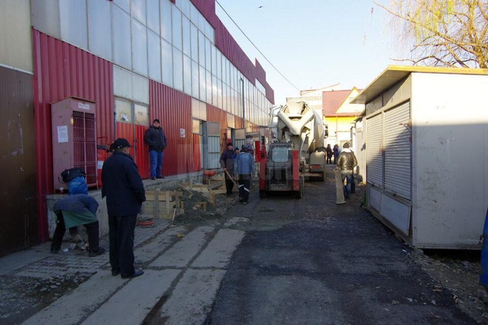 În ciuda numeroaselor modificări, pompierii au refuzat să autorizeze bazarul