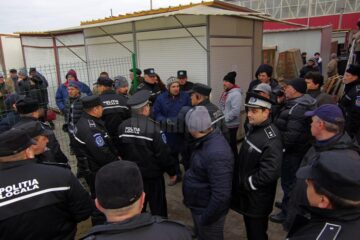 Scandal în Bazar, din cauza gardului de separare a celui privat de cel al municipalității
