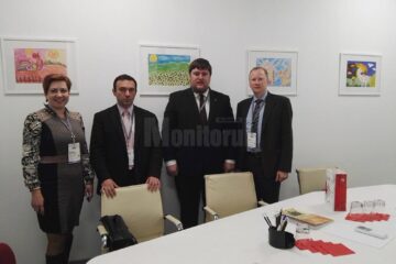 Tudor Afanasov (al doilea din dreapta), la evenimentul economic de la Moscova