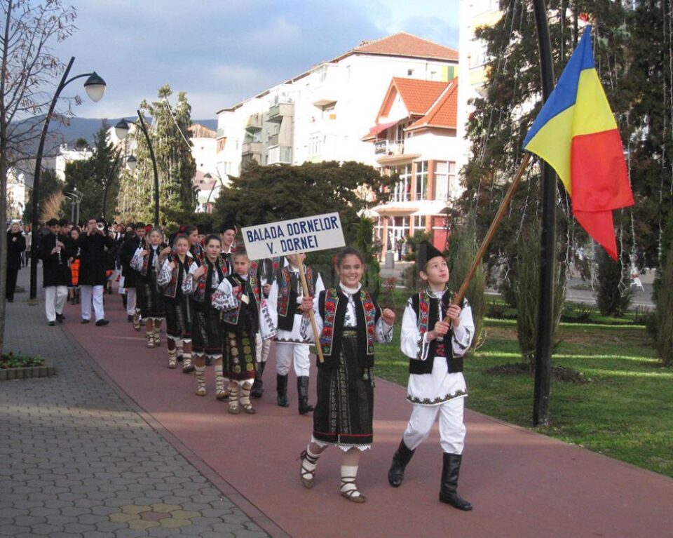 Ansamblul “Balada Dornelor” a ocupat locul I la Festivalul de Folclor “Ambasadorii Unirii”