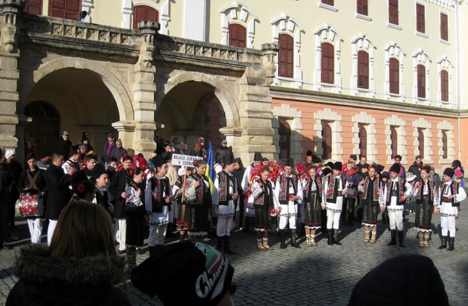 Ansamblul “Balada Dornelor” a ocupat locul I la Festivalul de Folclor “Ambasadorii Unirii”