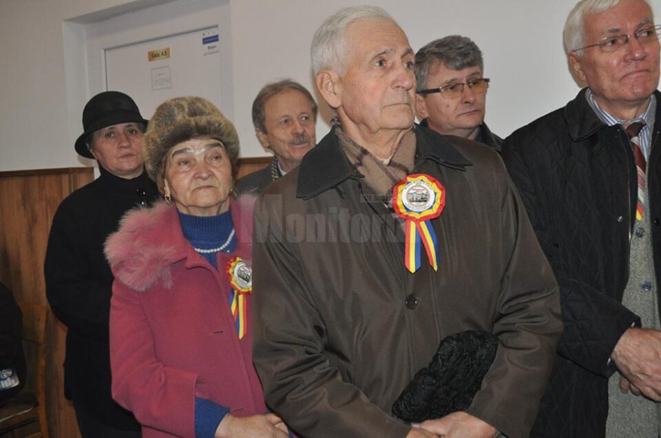 La manifestare au participat dascăli pensionari și cadre didactice în activitate