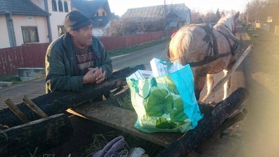 Prinși în trafic, în timp ce transportau ilegal țigări