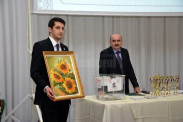 Licitația tabloului „Floarea-soarelui”, donat de Cristina Hreamată Macoveiciuc, la ediția a II-a a Galei