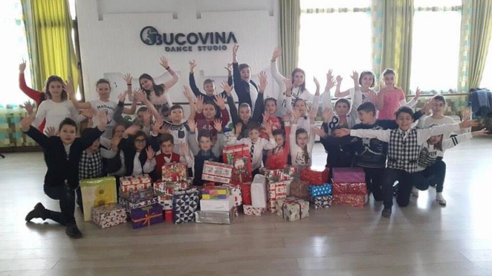 „Cutiuța veselă”, o campanie de strângere de cadouri pentru copiii din centrele de plasament sucevene „Cutiuța veselă”, o campanie de strângere de cadouri pentru copiii din centrele de plasament sucevene